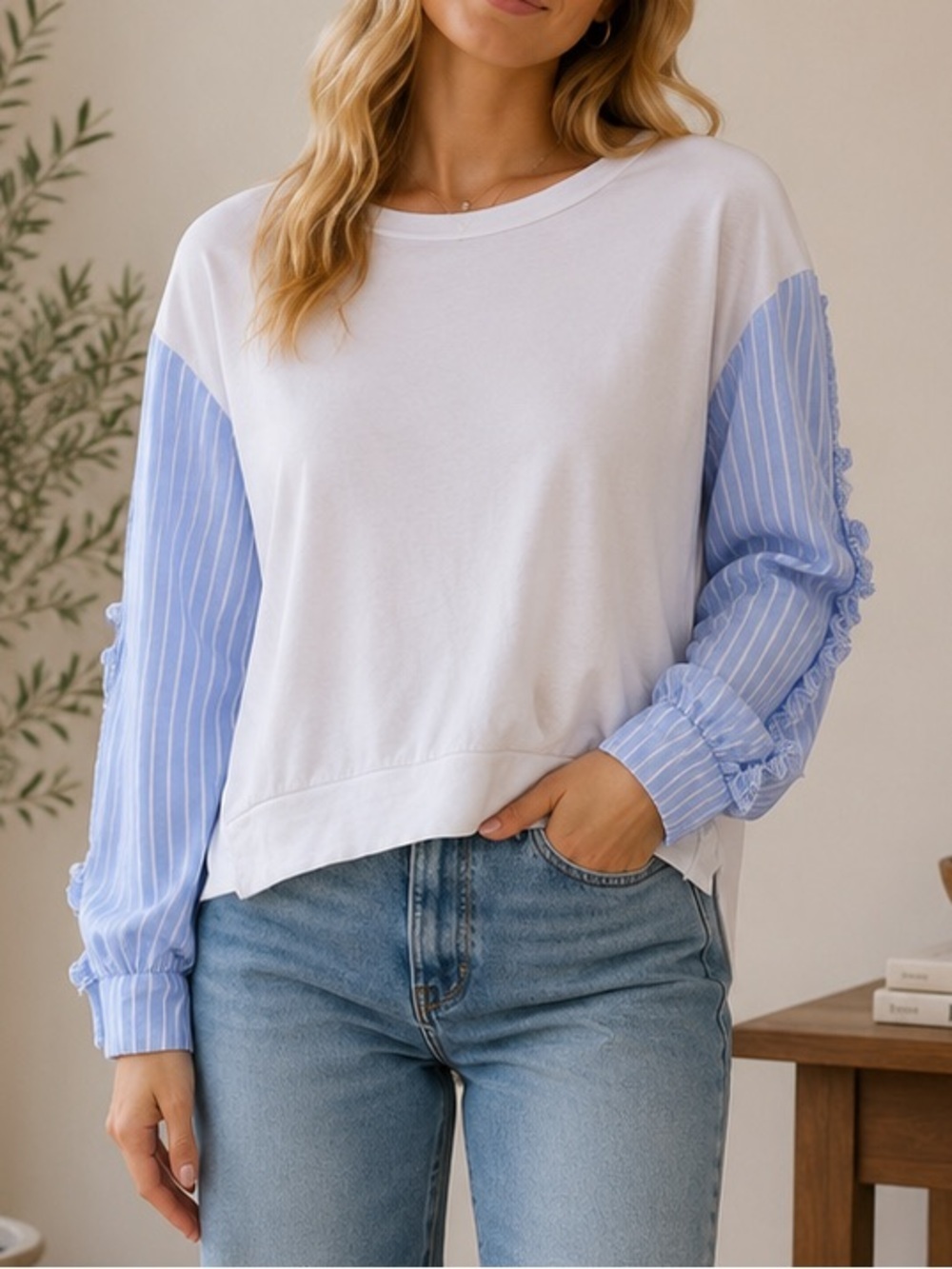 INA (I:na) Blouse Blue‎ White